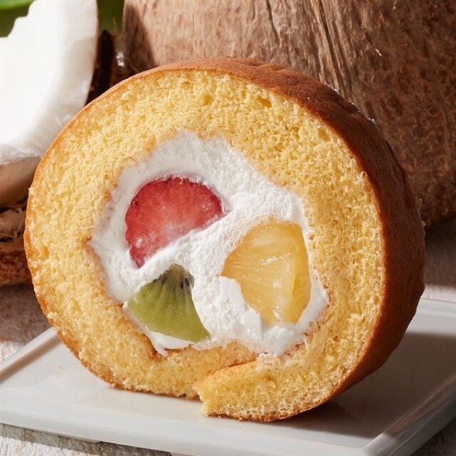 シャトレーゼ　フルーツロールケーキ