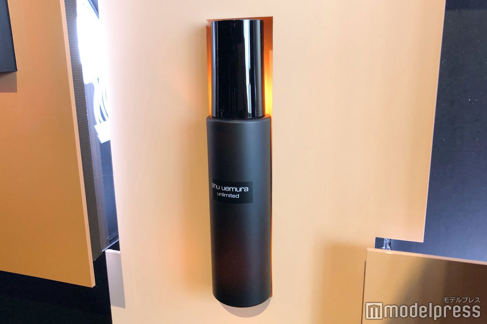 アンリミテッド メイクアップ フィックス ミスト（C）モデルプレス