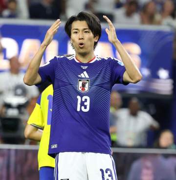 中村敬斗 主審のソックスへの注意に言及「困惑している」 けいれん対策で短いソックス使用話題