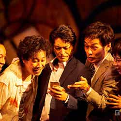 （左から）音尾琢真、安田顕、大泉洋、森崎博之、戸次重幸／TEAM NACS第15公演「悪童」より