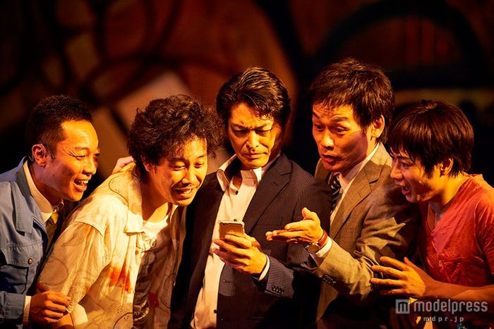 (左から)音尾琢真、安田顕、大泉洋、森崎博之、戸次重幸/TEAM NACS第15公演「悪童」より