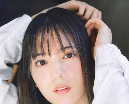 日向坂46小坂菜緒、高校卒業直前の大人っぽい表情・制服カット公開