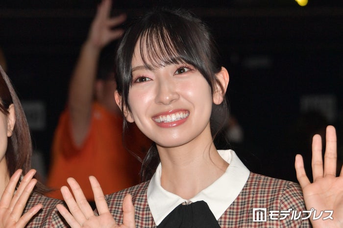 日向坂46金村美玖、自撮りショットで新ヘアお披露目 丹生明里も反応「すごく似合ってる」