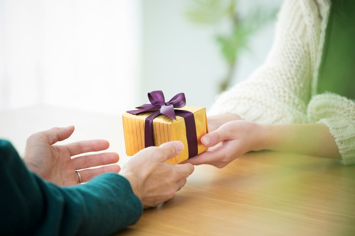 義母の誕生日プレゼントに毎年悩む 欲しい物が全くない人には一体何をあげたらいいの モデルプレス 義母の誕生日プレゼントに毎年悩む 欲しい物が全くない人には一体何をあげたらいいの モデルプレス