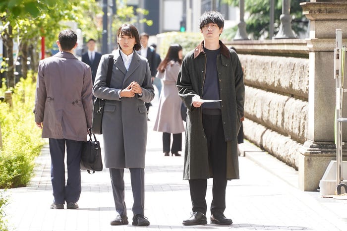 (左から)杏、坂口健太郎/「競争の番人」第6話より(C)フジテレビ