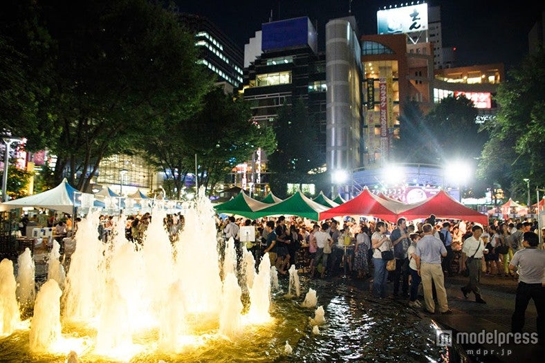 夜遅くまでビール好きで賑わう会場／画像提供：EVER BREW