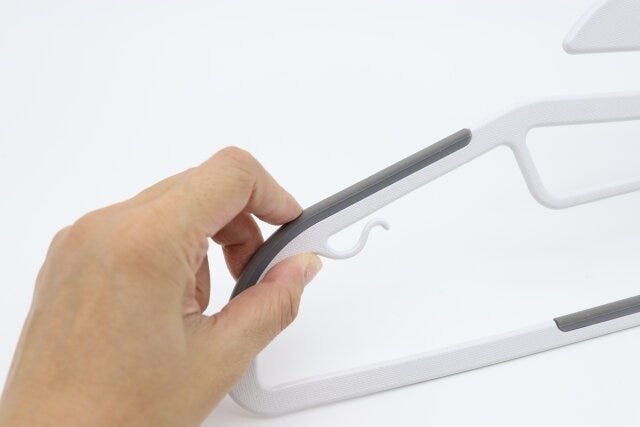 掛けやすいノンスリップハンガー（2本）　滑り止め