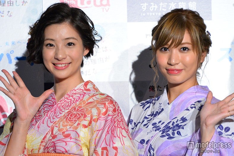 （左から）足立梨花、大島麻衣