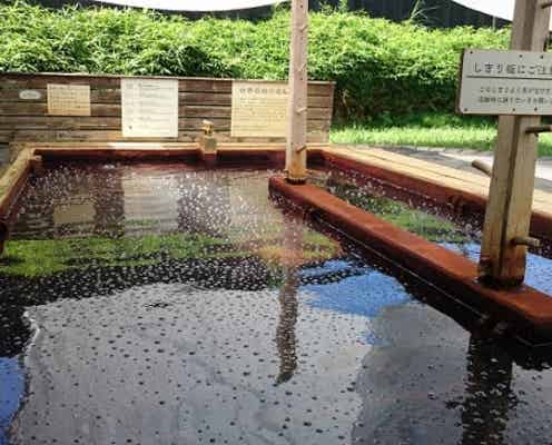 暑い夏は「ラムネ温泉」でシュワっとリフレッシュ!最高の温度感が気持ちいい炭酸温泉を満喫