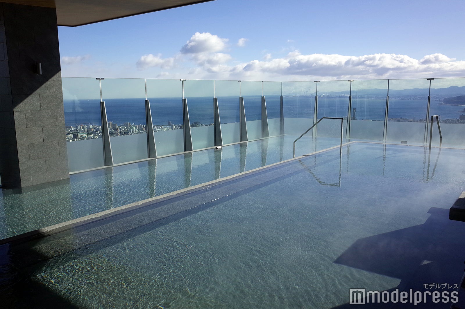 宙湯（女湯）（C）モデルプレス