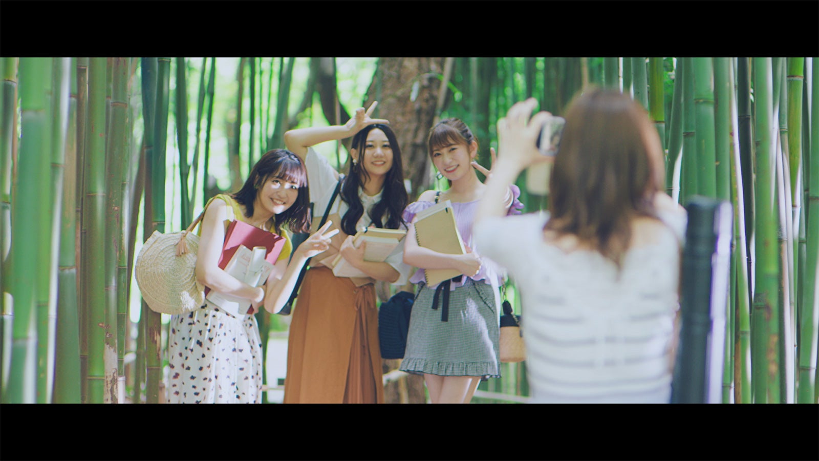 AKB48「センチメンタルトレイン」MVより（C）AKS／キングレコード