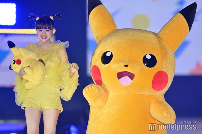上坂樹里、ピカチュウ(C)モデルプレス