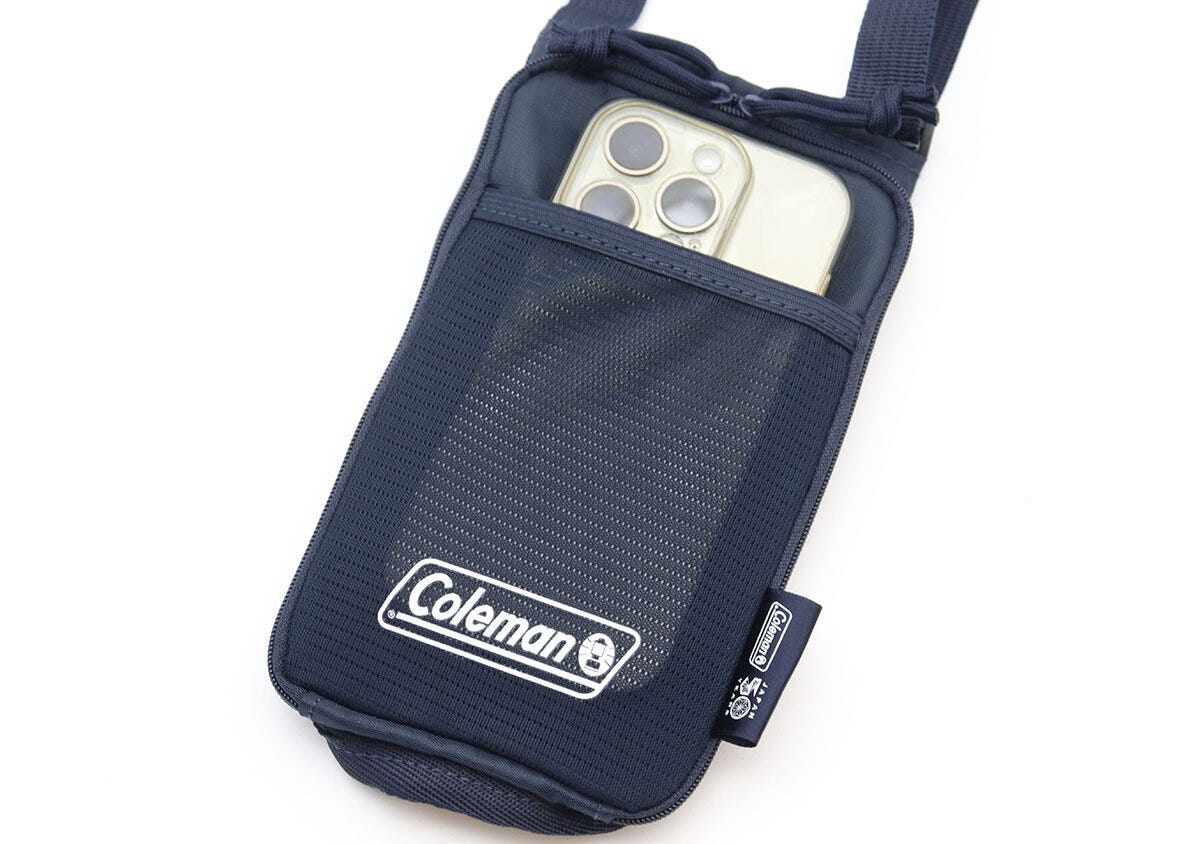 ショルダーバッグのメッシュポケットにスマホ ショルダーバッグのメッシュポケットにスマホ