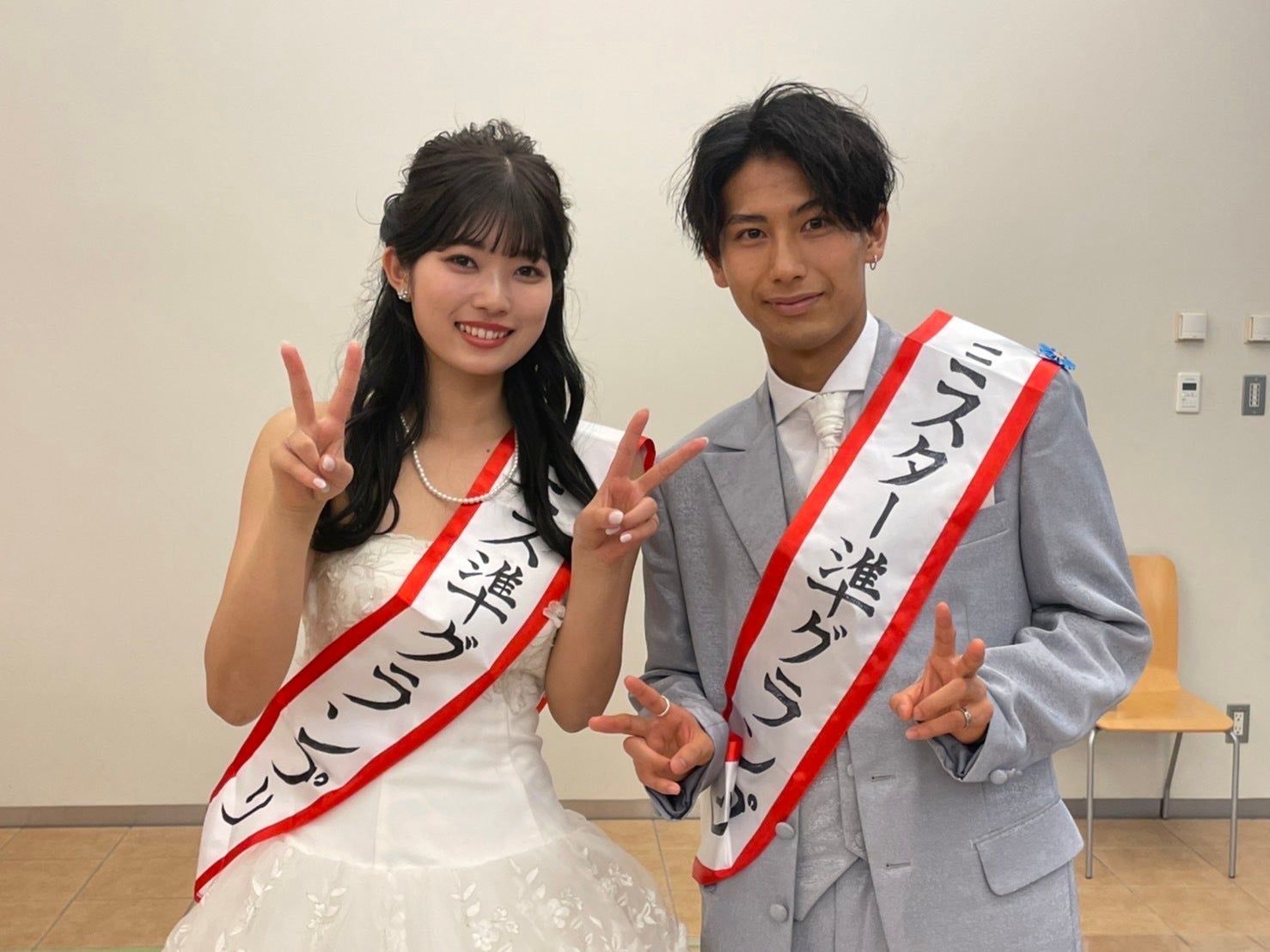 「日本大学商学部Mr. Contest 2021」準ミスグランプリ鈴木萌花さん、準ミスターグランプリ藤田康佑さん（提供写真）
