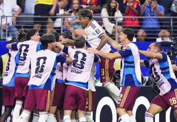 スペイン代表が4大会ぶり決勝進出！堅守のフランス代表をかく乱→2ゴールで無敵艦隊復活へ