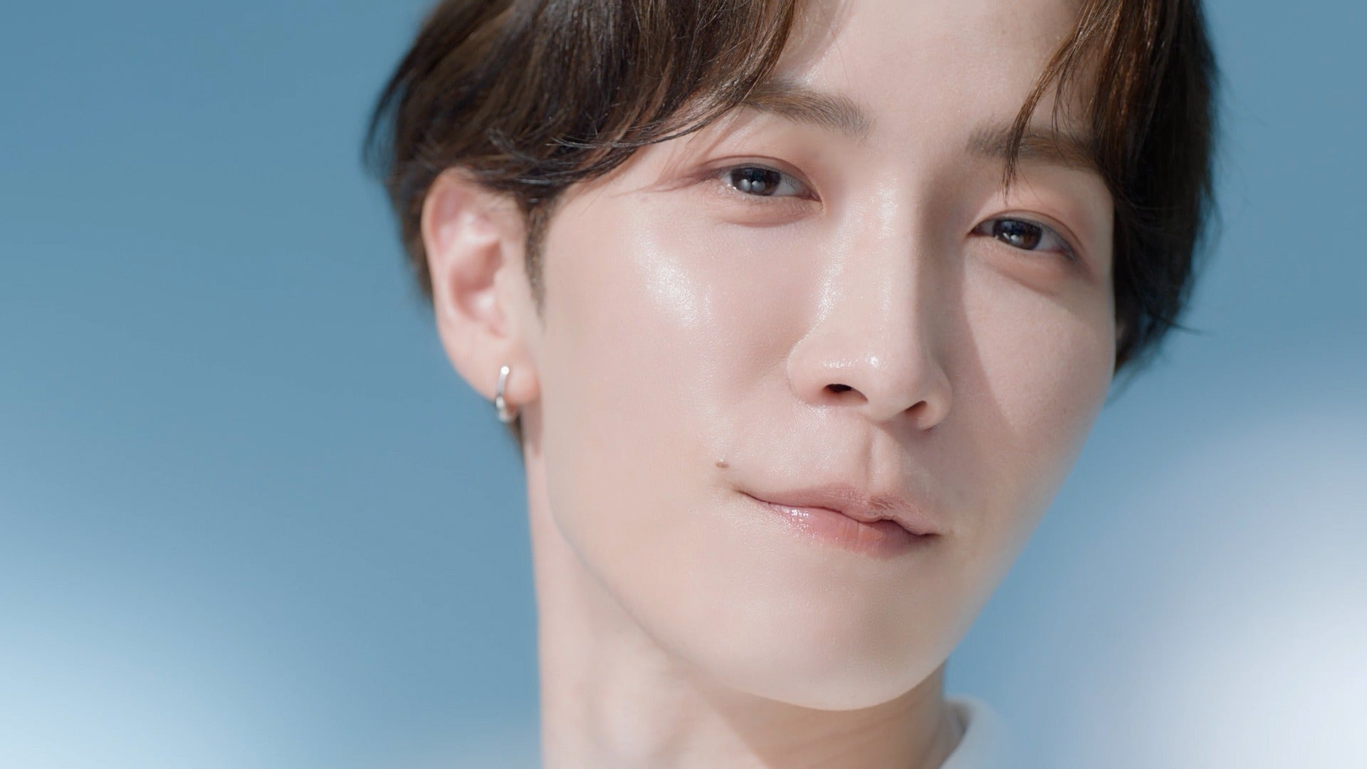 Snow Man渡辺翔太、“新しい輝き”見つけたメンバー明かす アルビオン新CMで美肌に接近