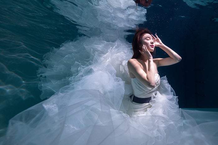 ほのか 神秘的な 水中ウェデイングショット に反響 人魚みたい 美しすぎる モデルプレス ほのか 神秘的な 水中ウェデイングショット に反響 人魚みたい 美しすぎる モデルプレス