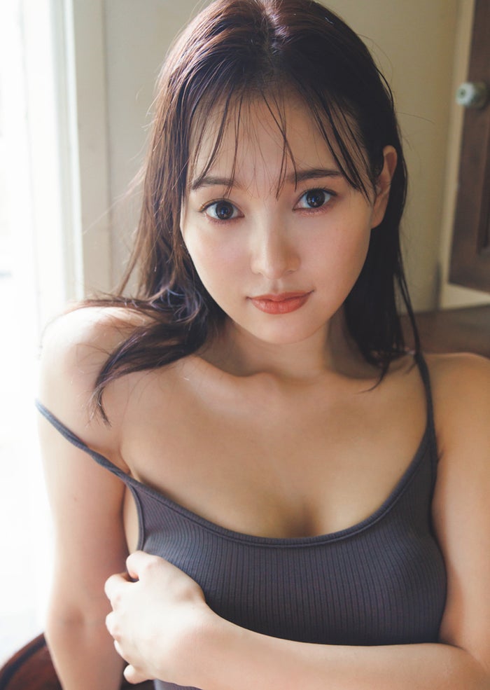 “朝ドラ出演も話題”兒玉遥、透明素肌際立つキャミソール姿 2年ぶり「週プレ」登場