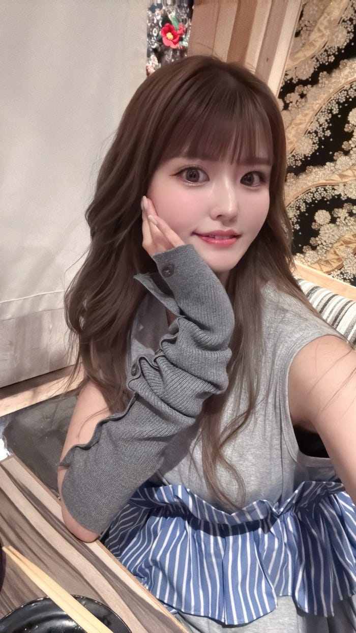 ストライプのSORINのお洋服(提供画像)