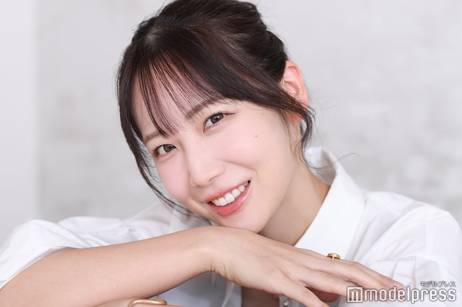 モデルプレスのインタビューに応じたコスメヲタちゃんねるサラ（C）モデルプレス