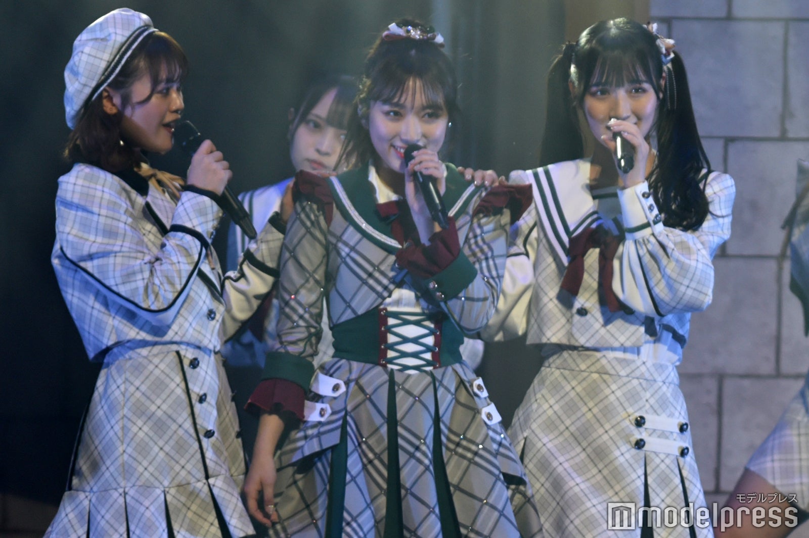 HKT48本村碧唯、矢吹奈子、今村麻莉愛「矢吹奈子 卒業コンサート〜未来への翼〜」（C）モデルプレス