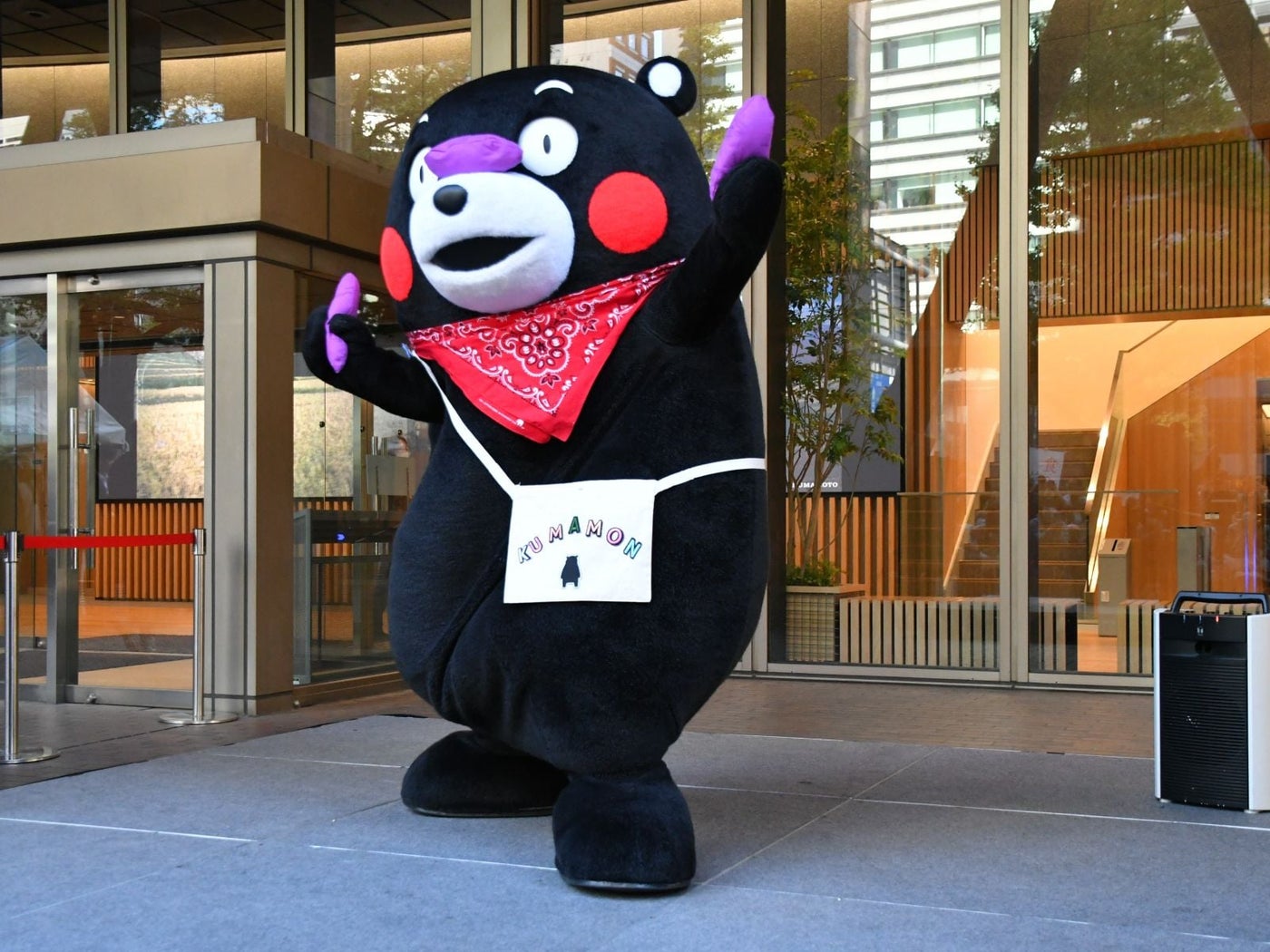 お仕事したらおなかがへるモン＝11月20日、東京都中央区