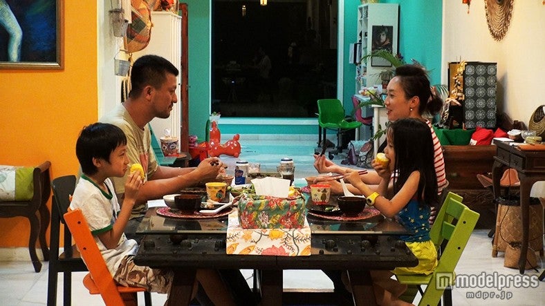 順子さん・チョンさん一家／画像提供：毎日放送