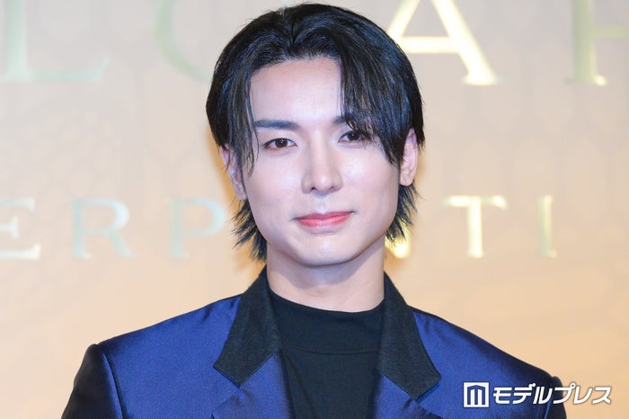 「日プ新世界」トレーナーで話題・安達祐人、一緒に映画鑑賞した父との2ショット公開「格好良いですね」「レア」の声