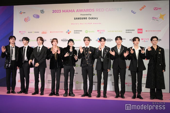 TREASURE/(左から)ハルト、ユン・ジェヒョク、ソ・ジョンファン、アサヒ、チェ・ヒョンソク、ジフン、ドヨン、パク・ジョンウ、ジュンギュ、ヨシ(C)モデルプレス