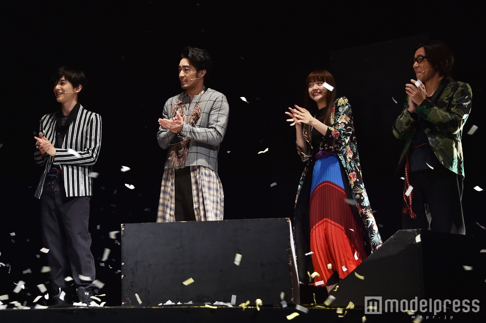 （左から）吉沢亮、大谷亮平、松井愛莉、岸谷五朗（C）モデルプレス