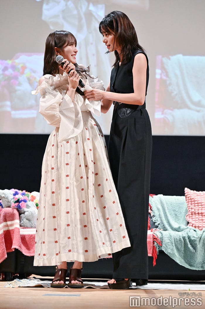 加藤史帆、森カンナ(C)モデルプレス