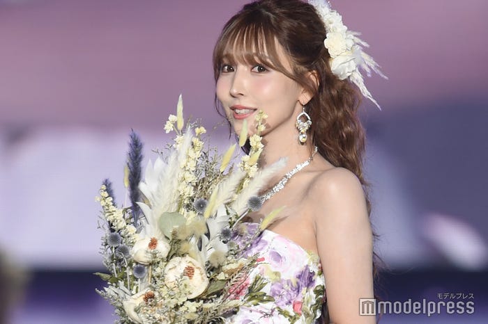 三上悠亜(C)モデルプレス