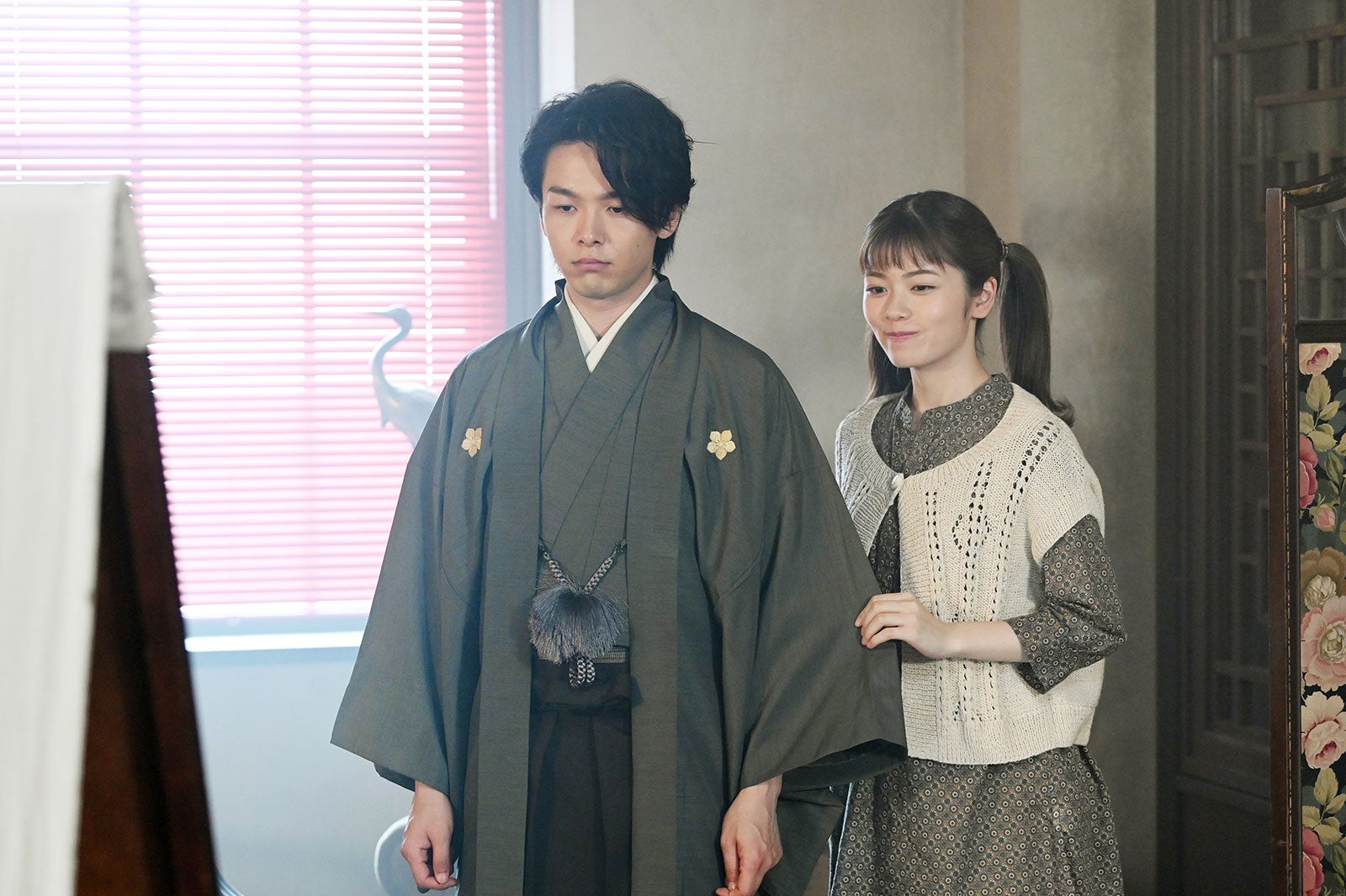 中村倫也、小芝風花（C）日本テレビ