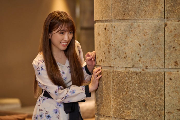 矢吹奈子「18歳、新妻、不倫します。」第1話より(C)わたなべ志穂/小学館/ABC