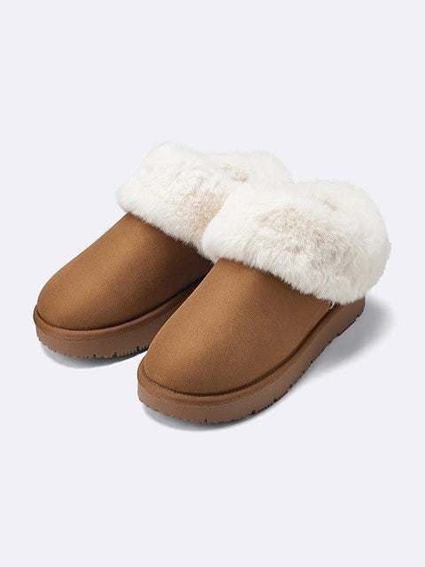 GUのフェイクムートンスリッパ