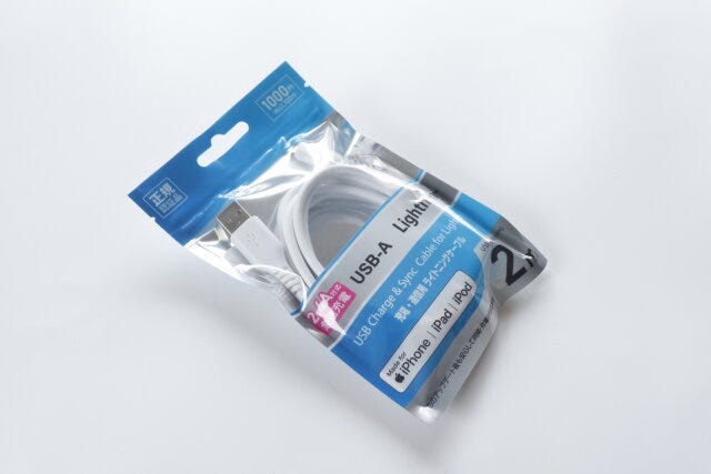 100均　ダイソー　充電・通信用