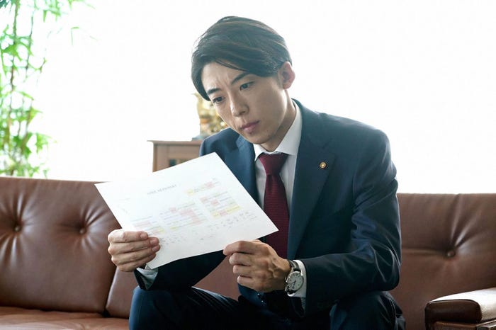 高橋一生/「民衆の敵」第2話より(C)フジテレビ