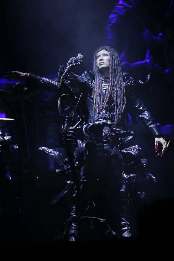 GACKT「GACKT WORLD TOUR 2016 LAST VISUALIVE 最期ノ月-LAST MOON-supported by Nestle」の模様