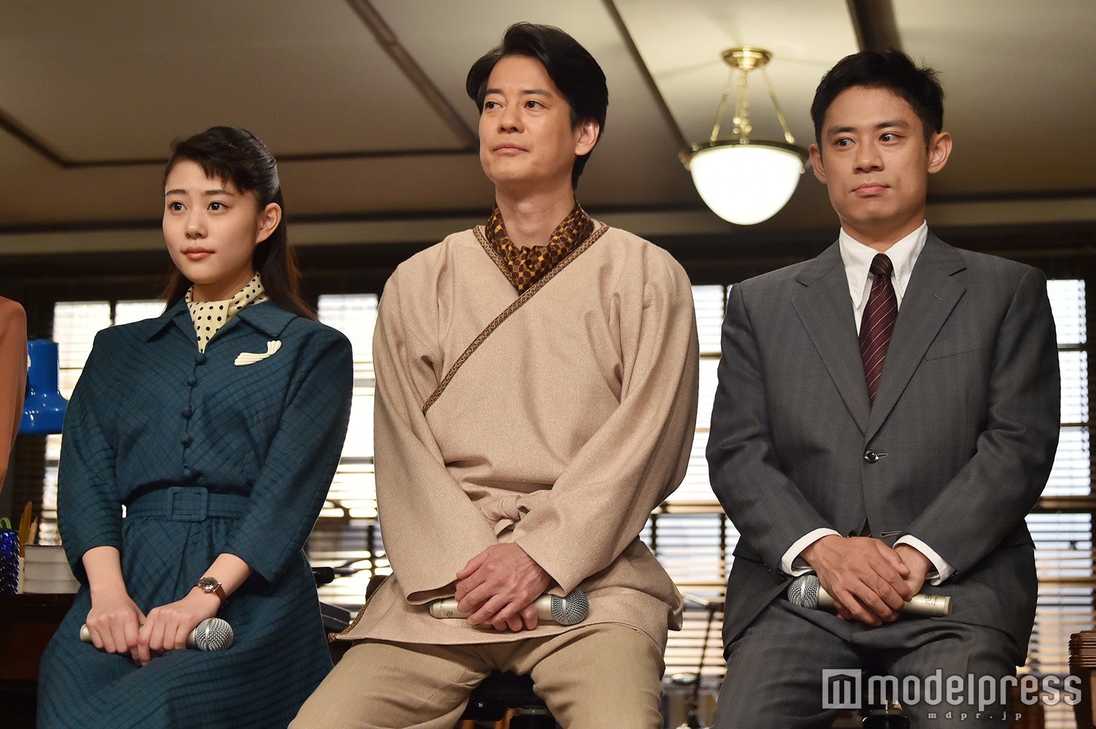（左から）高畑充希、唐沢寿明、伊藤淳史（C）モデルプレス