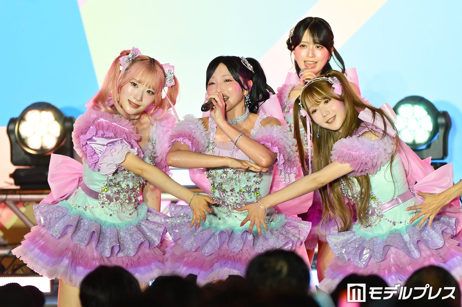 ＝LOVE（C）モデルプレス