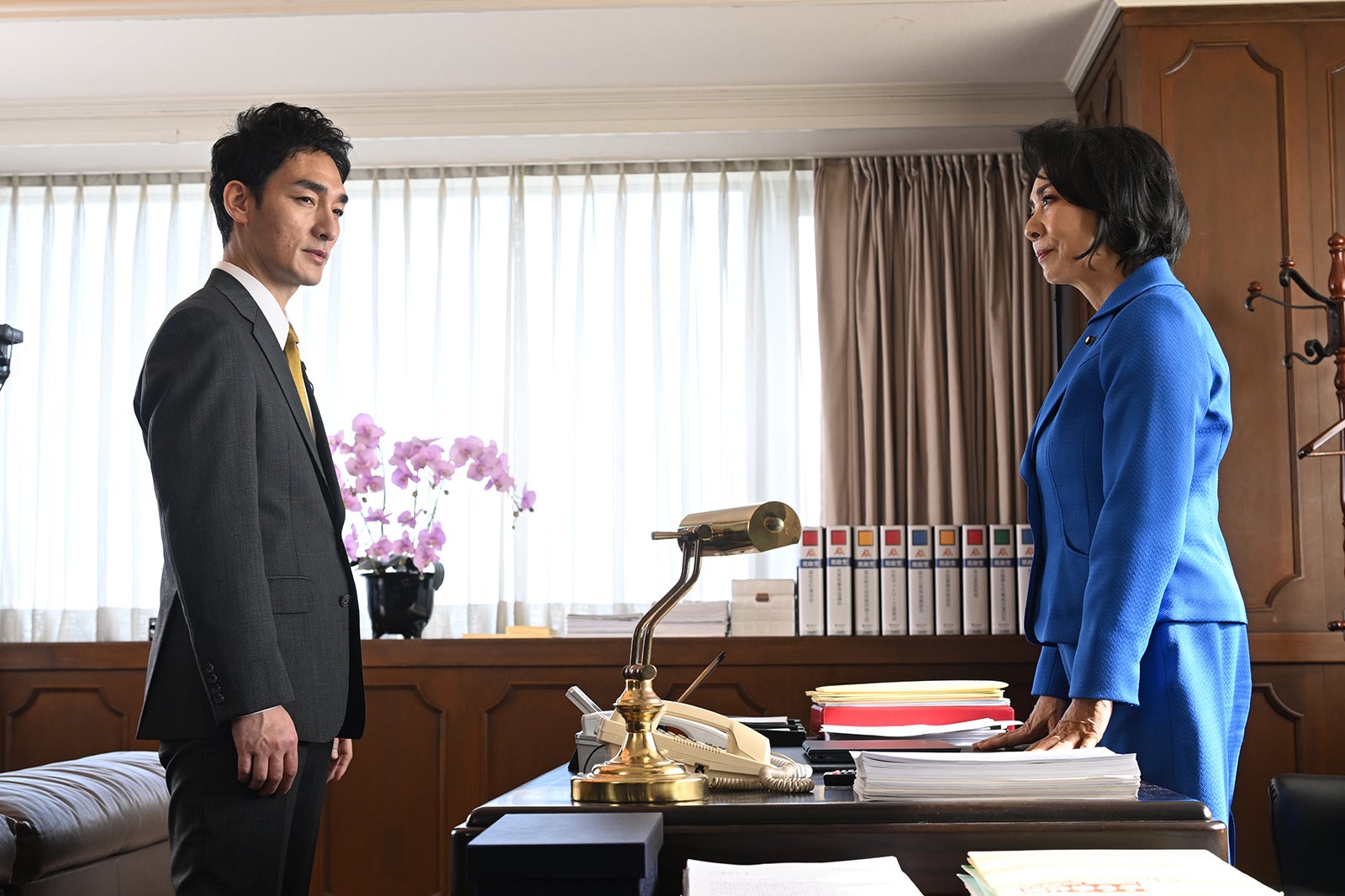 草なぎ剛、片平なぎさ 「罠の戦争」第7話より（C）カンテレ