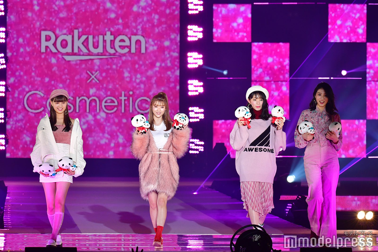 （左から）鶴嶋乃愛、中野恵那、久間田琳加、青島妃菜（C）モデルプレス