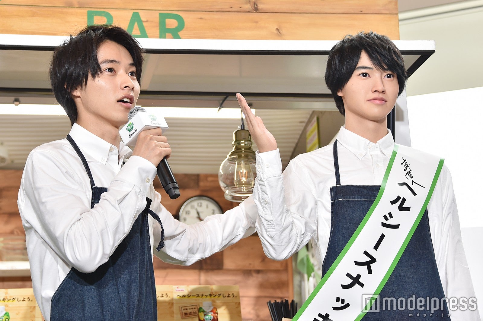 山崎賢人、ビックリ（C）モデルプレス