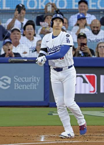 大谷翔平がまた飛距離113メートルの大飛球 変化球に合わせた形でもウォーニングゾーンまで飛ばす 飛距離110メートル超は復帰後3本目