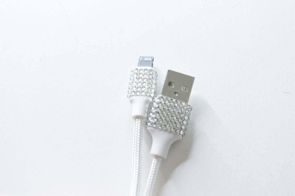 充電専用ケーブル（ライトニング、5V／2.4A、1m、ラインストーンコネクタ）　デザイン