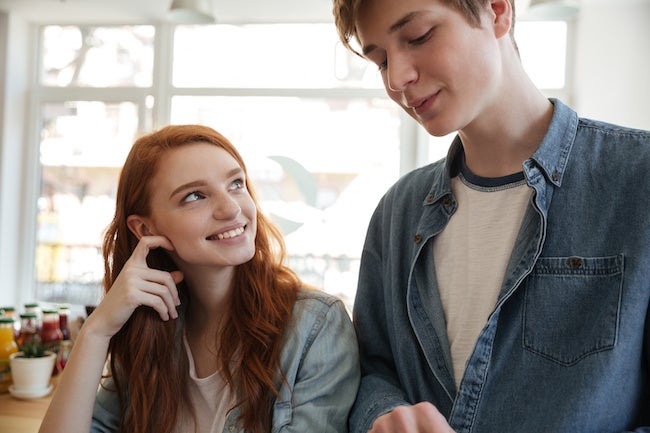 女として意識してほしい 男友達がドキッとするlineメッセージとは モデルプレス