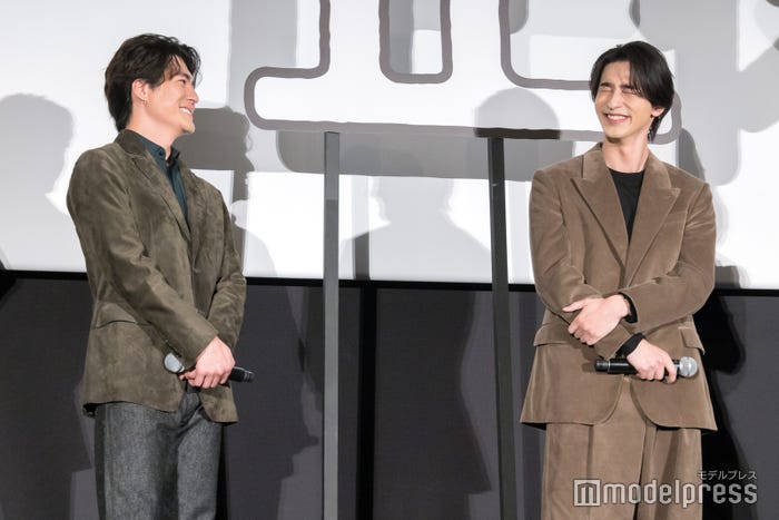 笑い合う森本慎太郎、横浜流星(C)モデルプレス