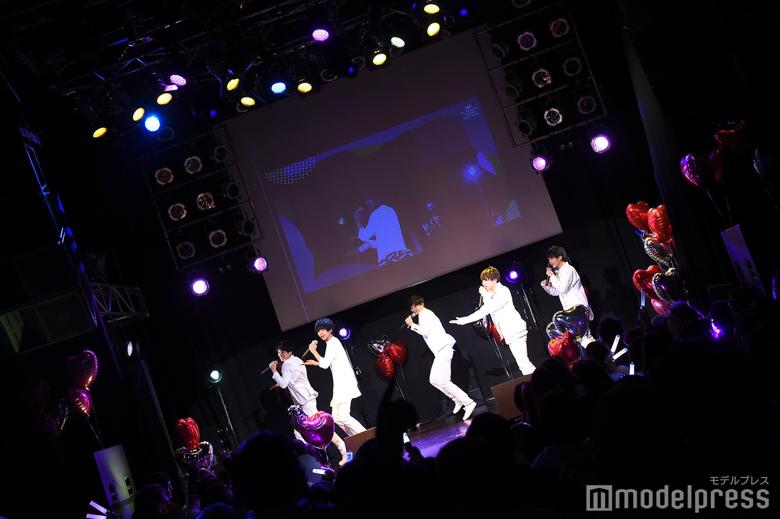 White☆Crown （C）モデルプレス