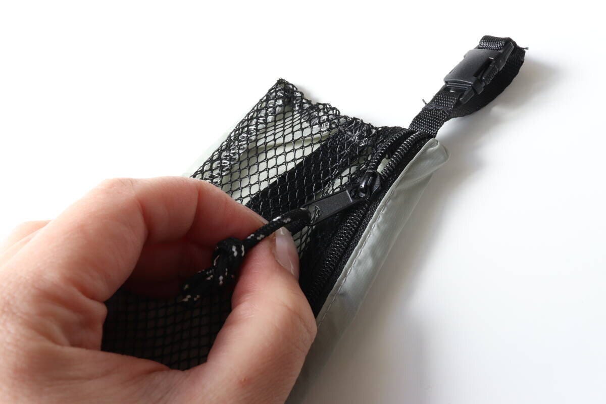 ダイソーのトラベルフラットポーチ