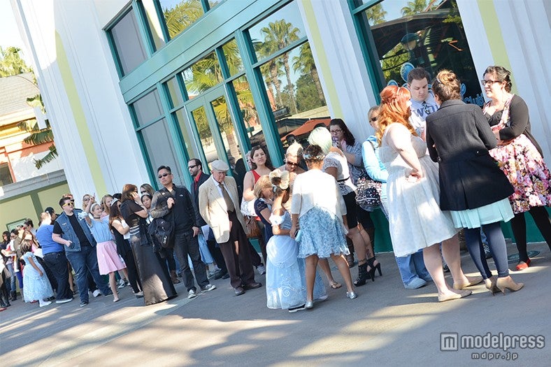 受付前から長蛇の列